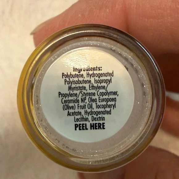 TRULY Vanilla Baby Lip Oil with Gold Cap - Picture 3 of 4